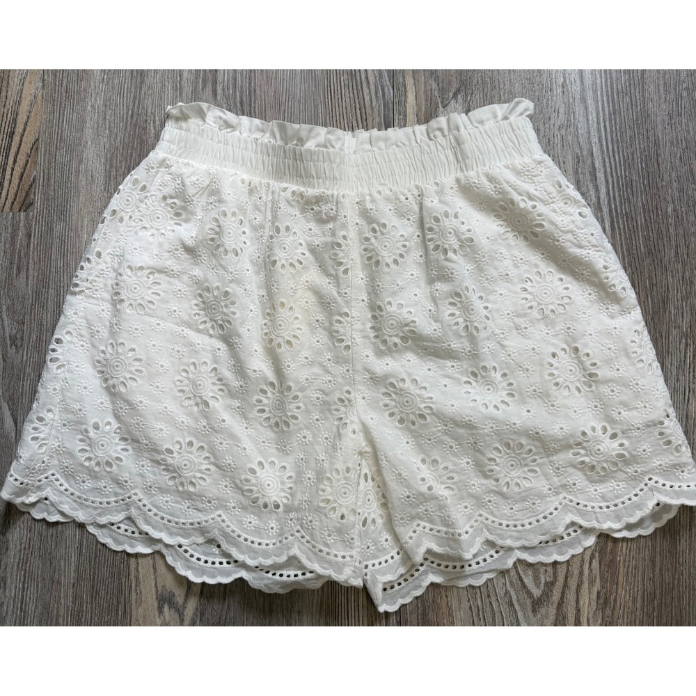 Solitaire Los Angeles White Eyelet Cotton Blend Paperbag Waist Shorts Large NWT